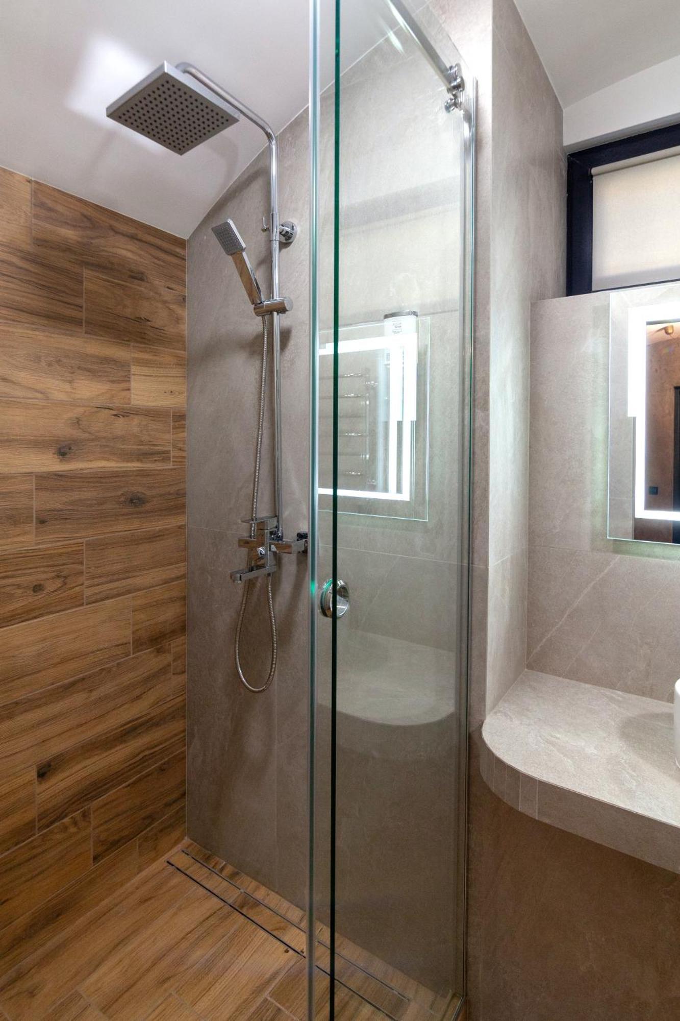 Royal Hot Jucuzzi Apartment Lviv Ngoại thất bức ảnh