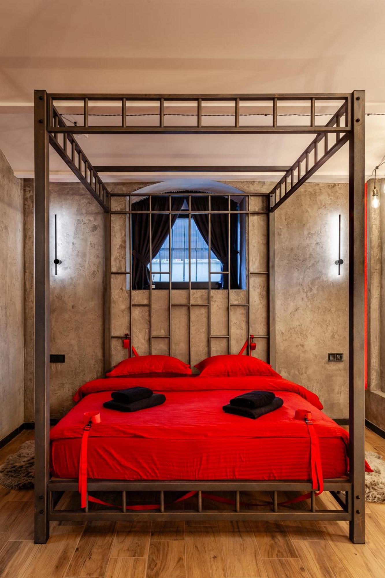 Royal Hot Jucuzzi Apartment Lviv Ngoại thất bức ảnh