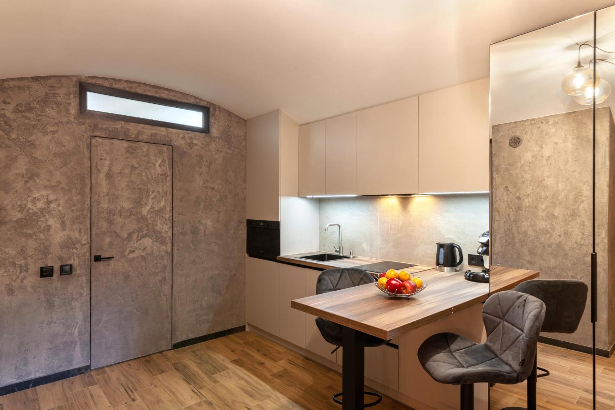 Royal Hot Jucuzzi Apartment Lviv Ngoại thất bức ảnh