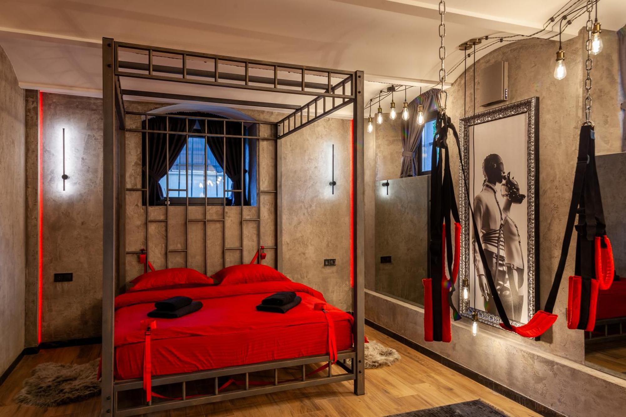 Royal Hot Jucuzzi Apartment Lviv Ngoại thất bức ảnh